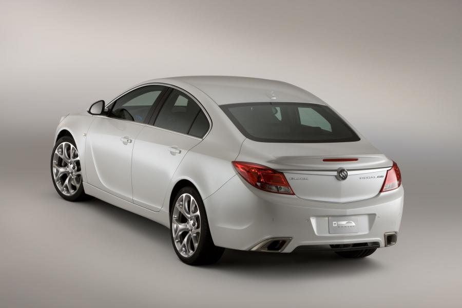  Buick Regal GS Concept 2010 года  (фото 10 из 17)